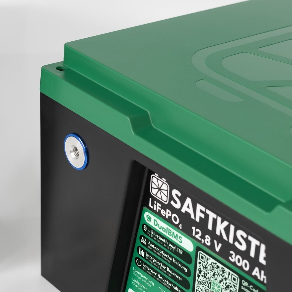 Abbildung 3 der Saftkiste 300 Batteriepole vorn