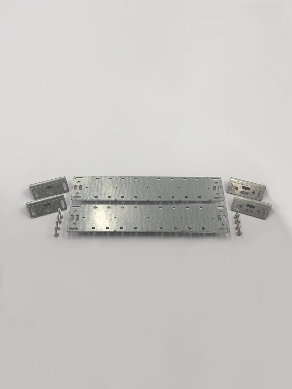 Fahrzeughalter Universal für SaftkistePRO 340 mit Halteplatten, Winkeln und Schrauben